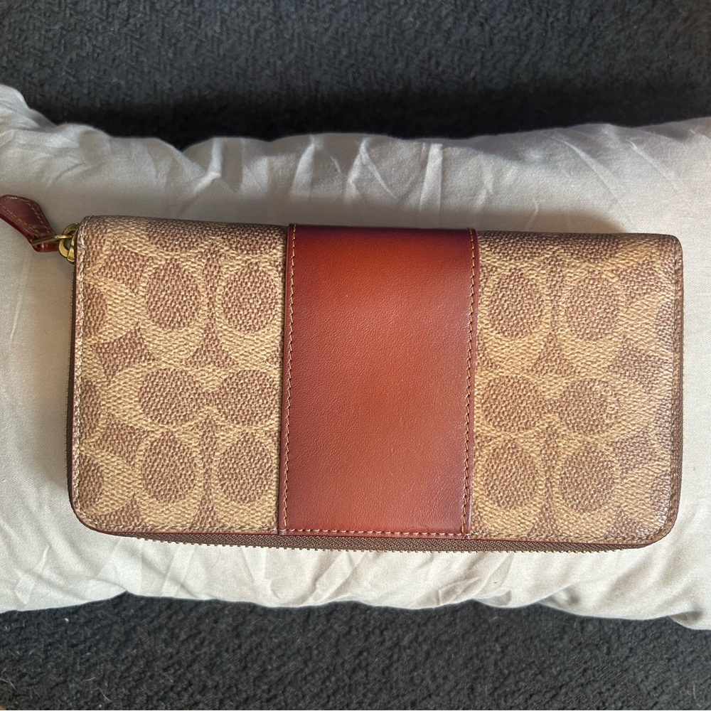 EUC Coach Signature Canvas Accordion Zip Wallet in Brown & Red - Picture 3 of 7